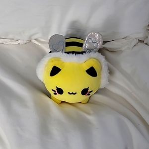 Meowchi Queen Bee plush